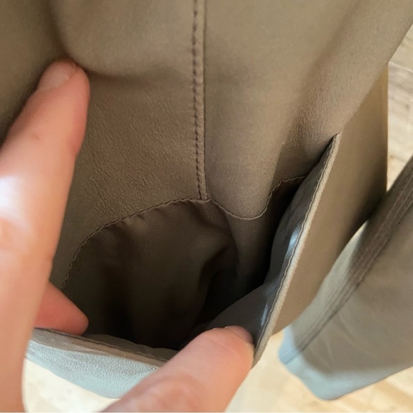 Vince. Women’s beige asymmetrical zip up leather moto jacket in size small - Picture 8 of 13